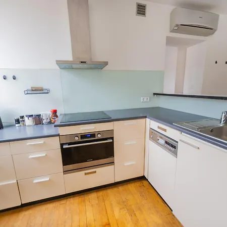 Apartment Spacious Flat In The Old Town.