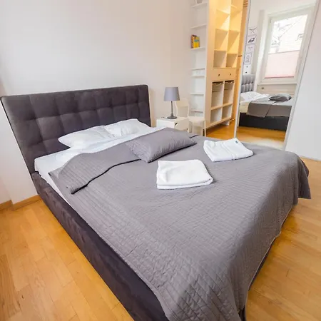 Spacious Flat In The Old Town. Apartman Varsó